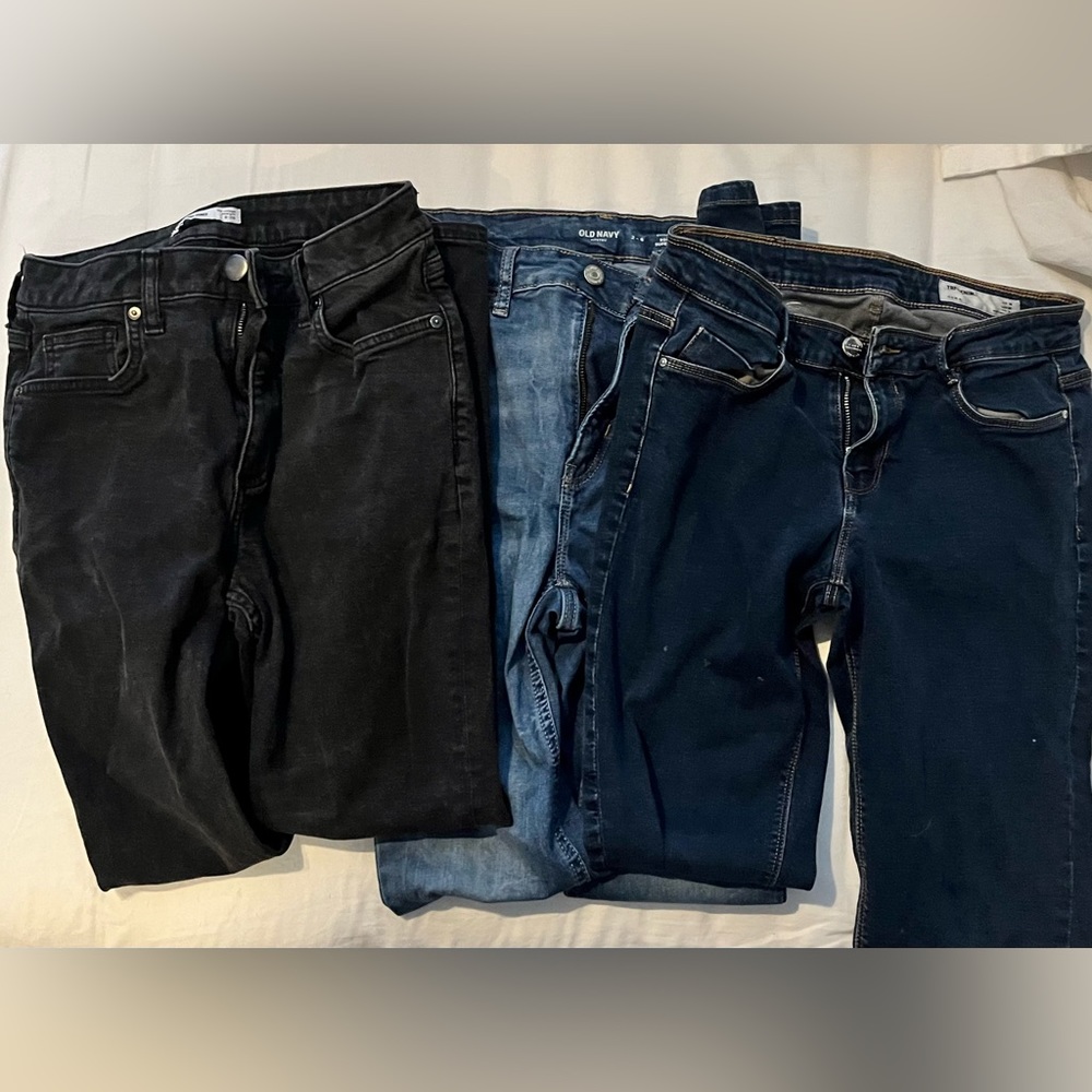 Lot of three pairs of jeans size 6- Zara, old navy, Elizabeth and James